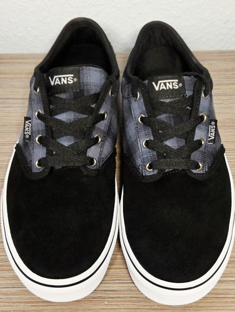 Vans Black & Gray Plaid Atwood Deluxe Sneakers – Size: 7 Youth/ 8.5 Womens